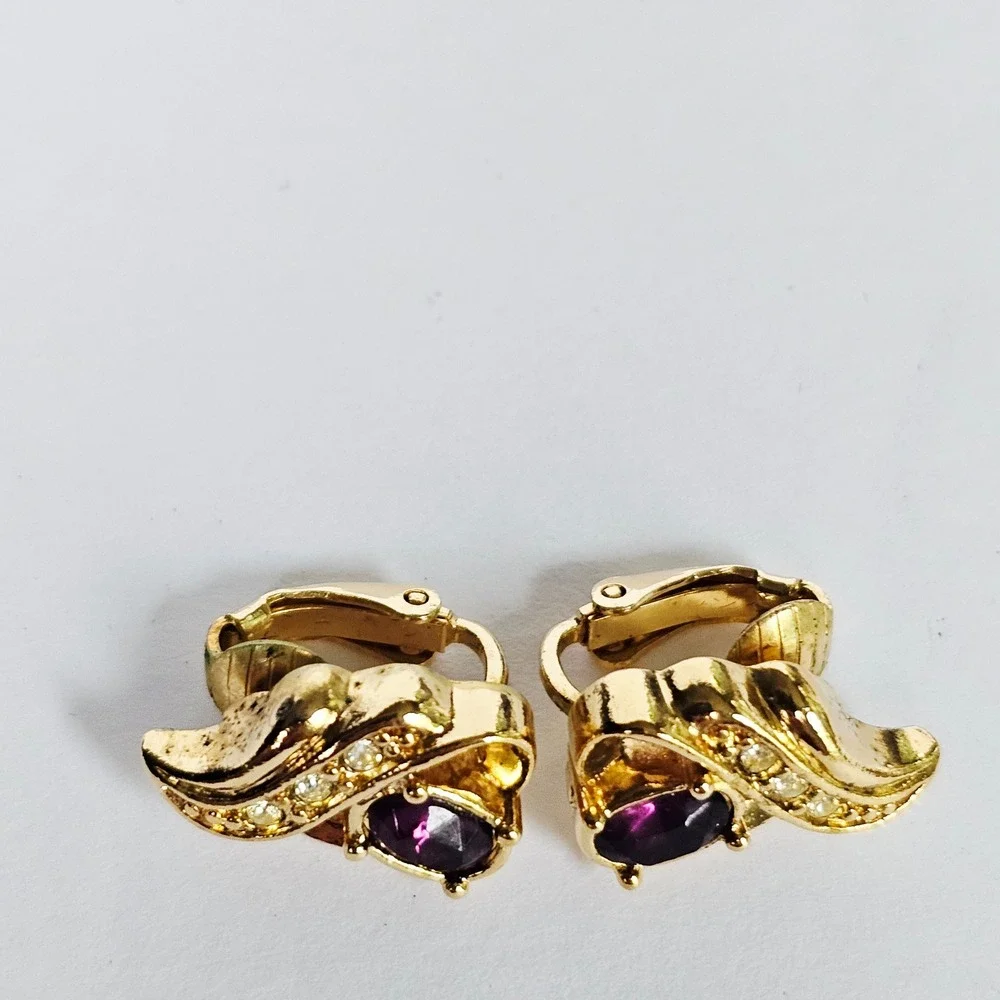 Vintage Avon Clip On Earrings Faux Amethyst Gold Tone Rhinestone‎ Glam Regency